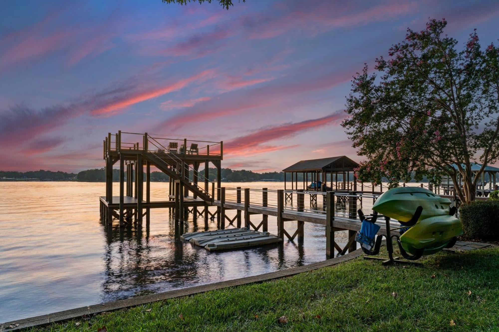 Lakefront Living Мурсвилл Экстерьер фото