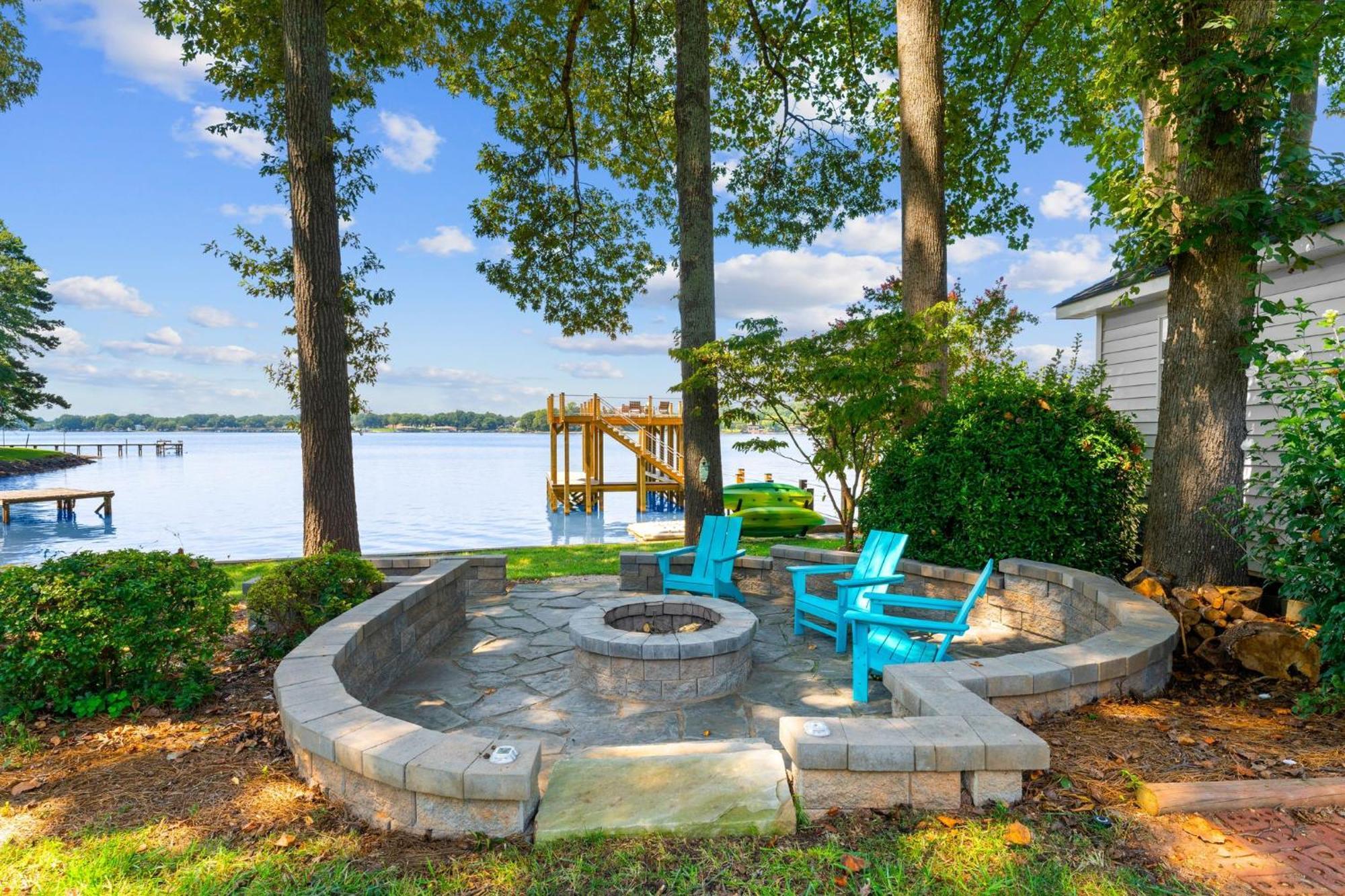 Lakefront Living Мурсвилл Экстерьер фото