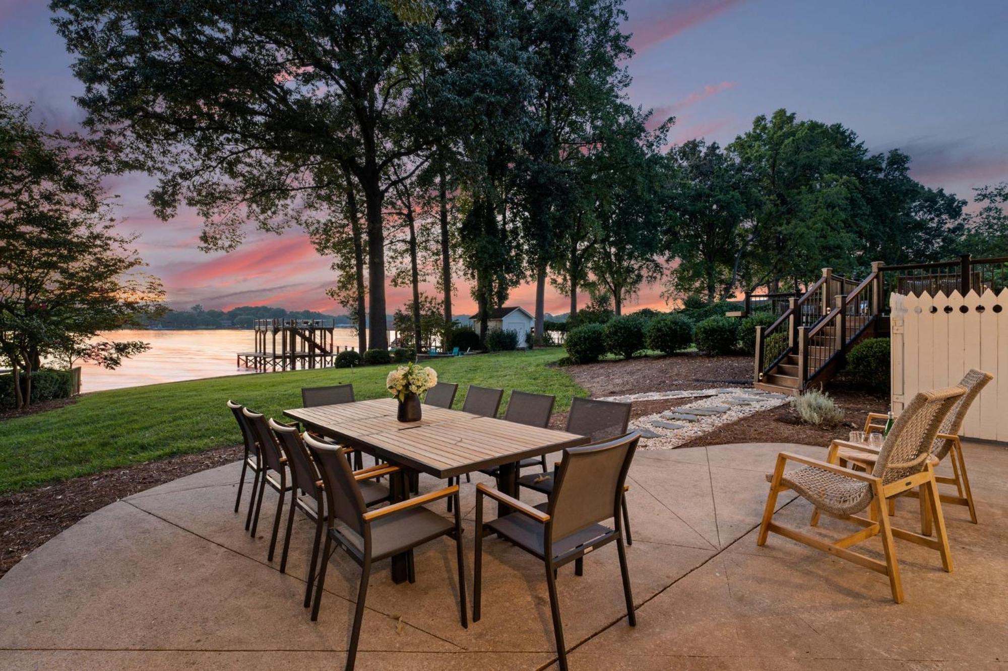 Lakefront Living Мурсвилл Экстерьер фото