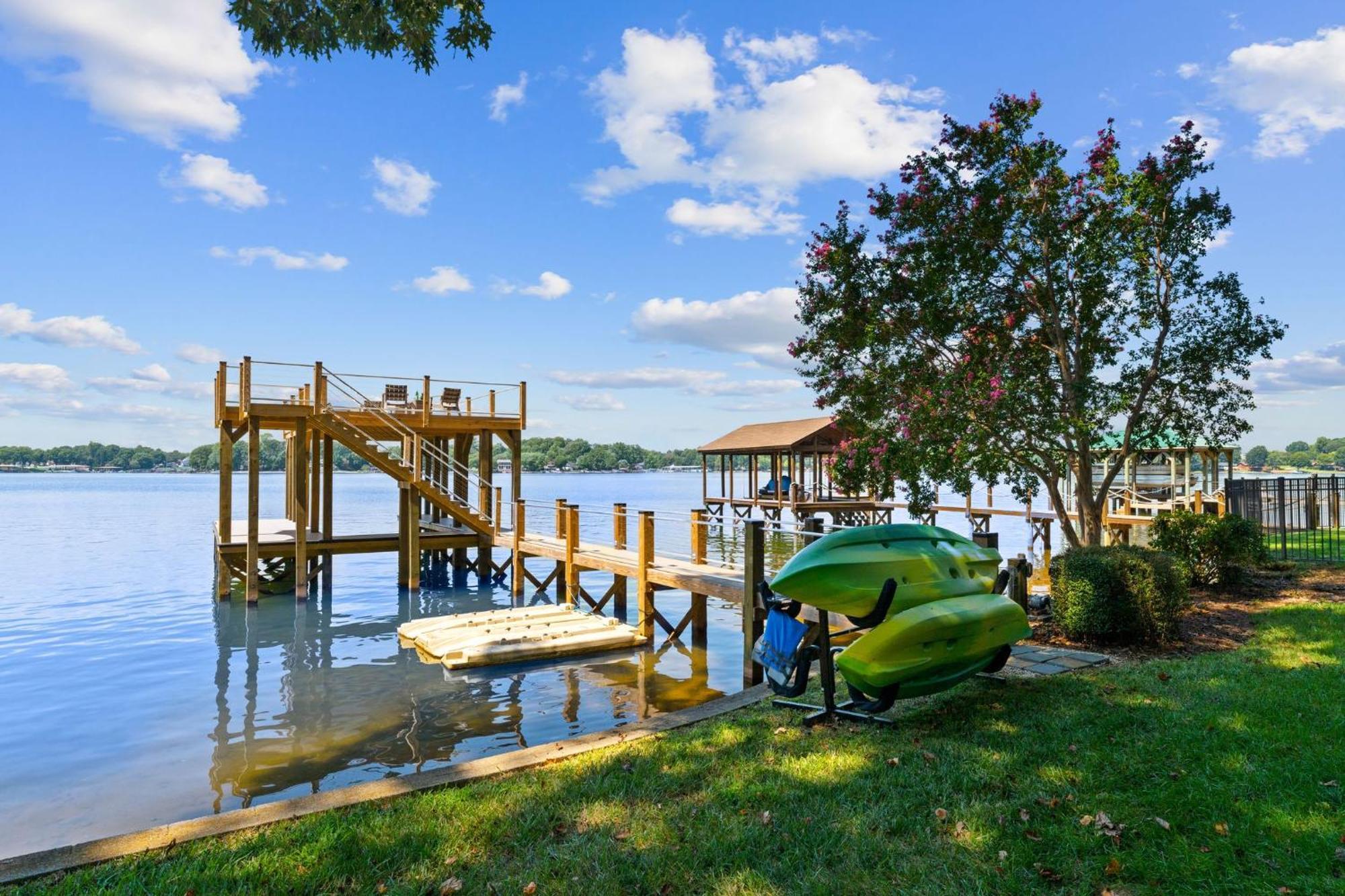 Lakefront Living Мурсвилл Экстерьер фото