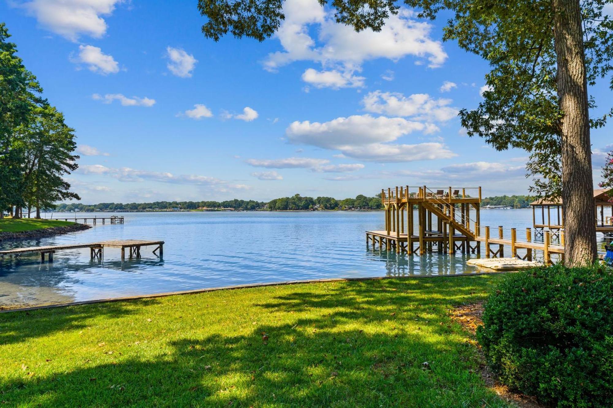Lakefront Living Мурсвилл Экстерьер фото