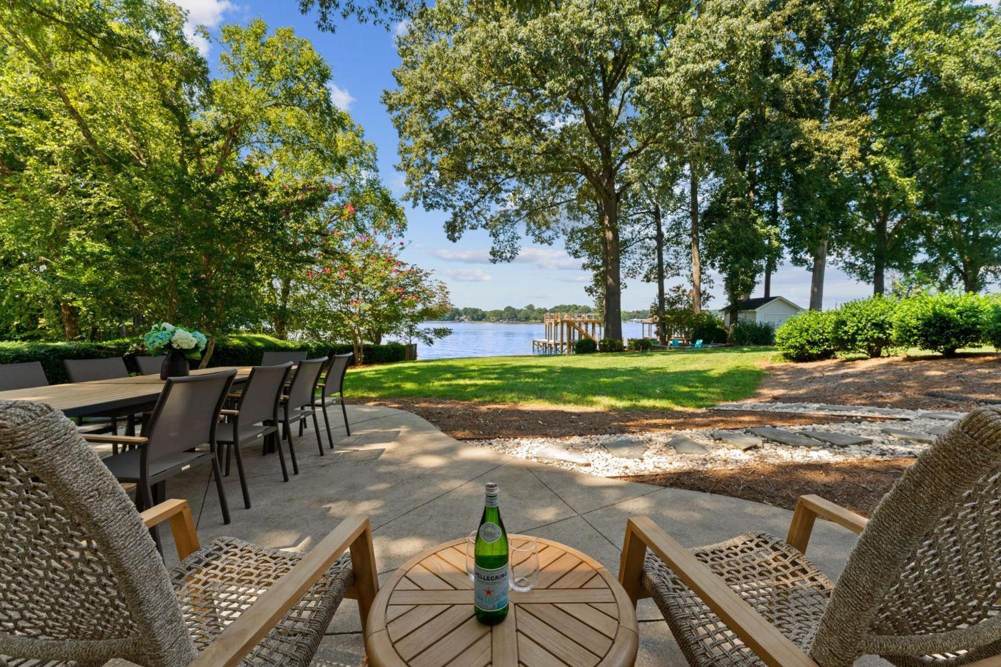 Lakefront Living Мурсвилл Экстерьер фото