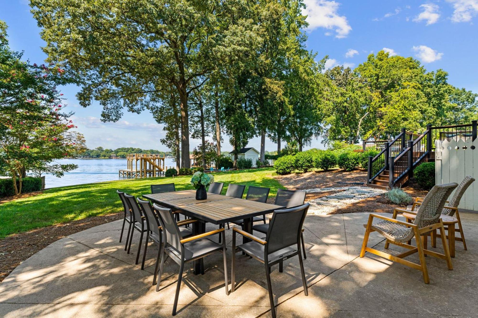 Lakefront Living Мурсвилл Экстерьер фото