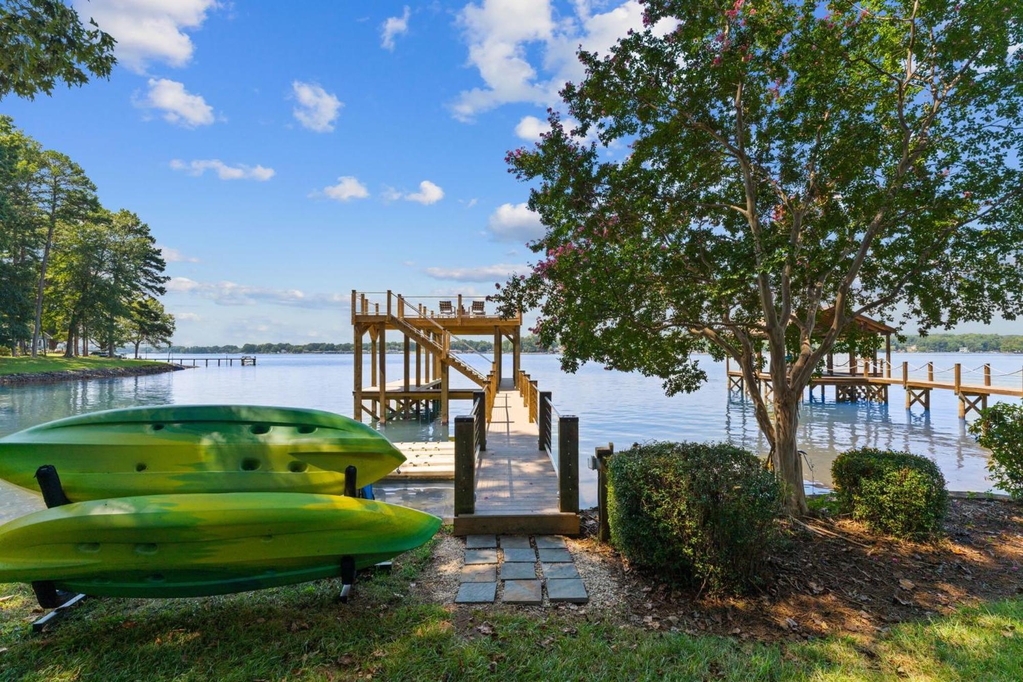 Lakefront Living Мурсвилл Экстерьер фото