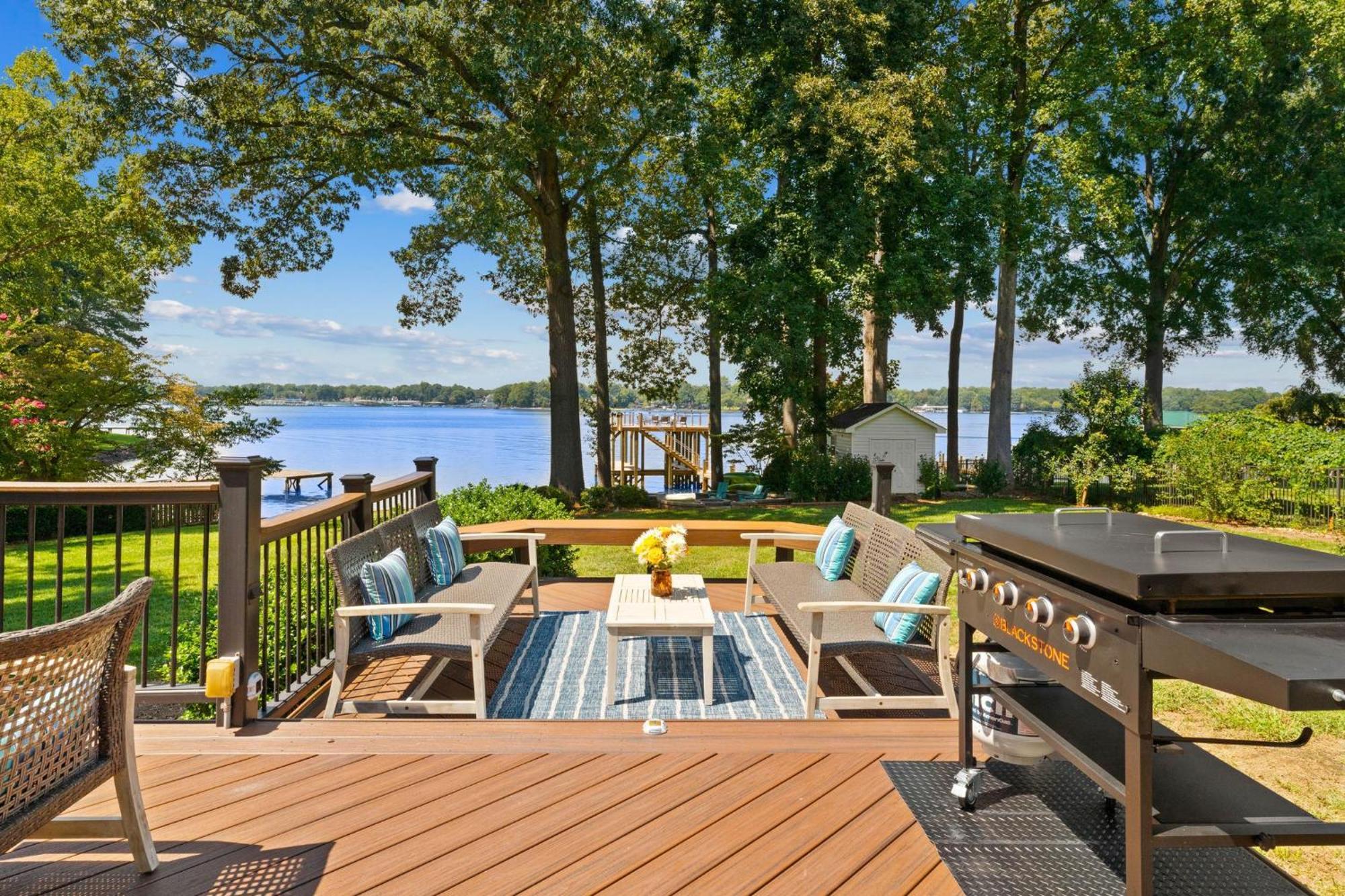 Lakefront Living Мурсвилл Экстерьер фото